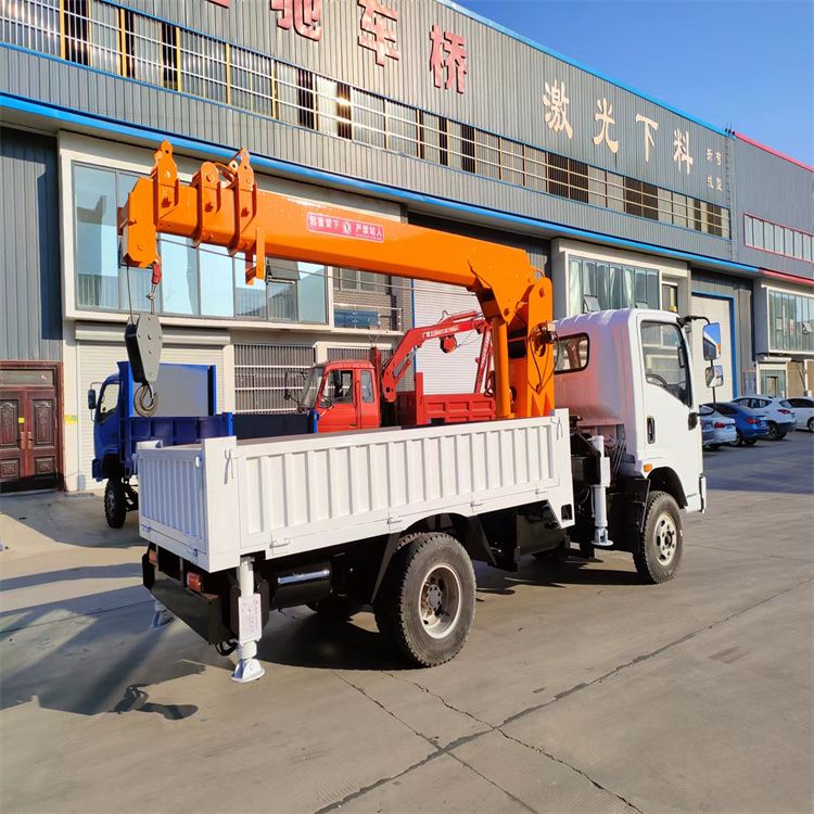 铁岭市三轮随车吊定制 农用改装机自备吊中瑞长期出售